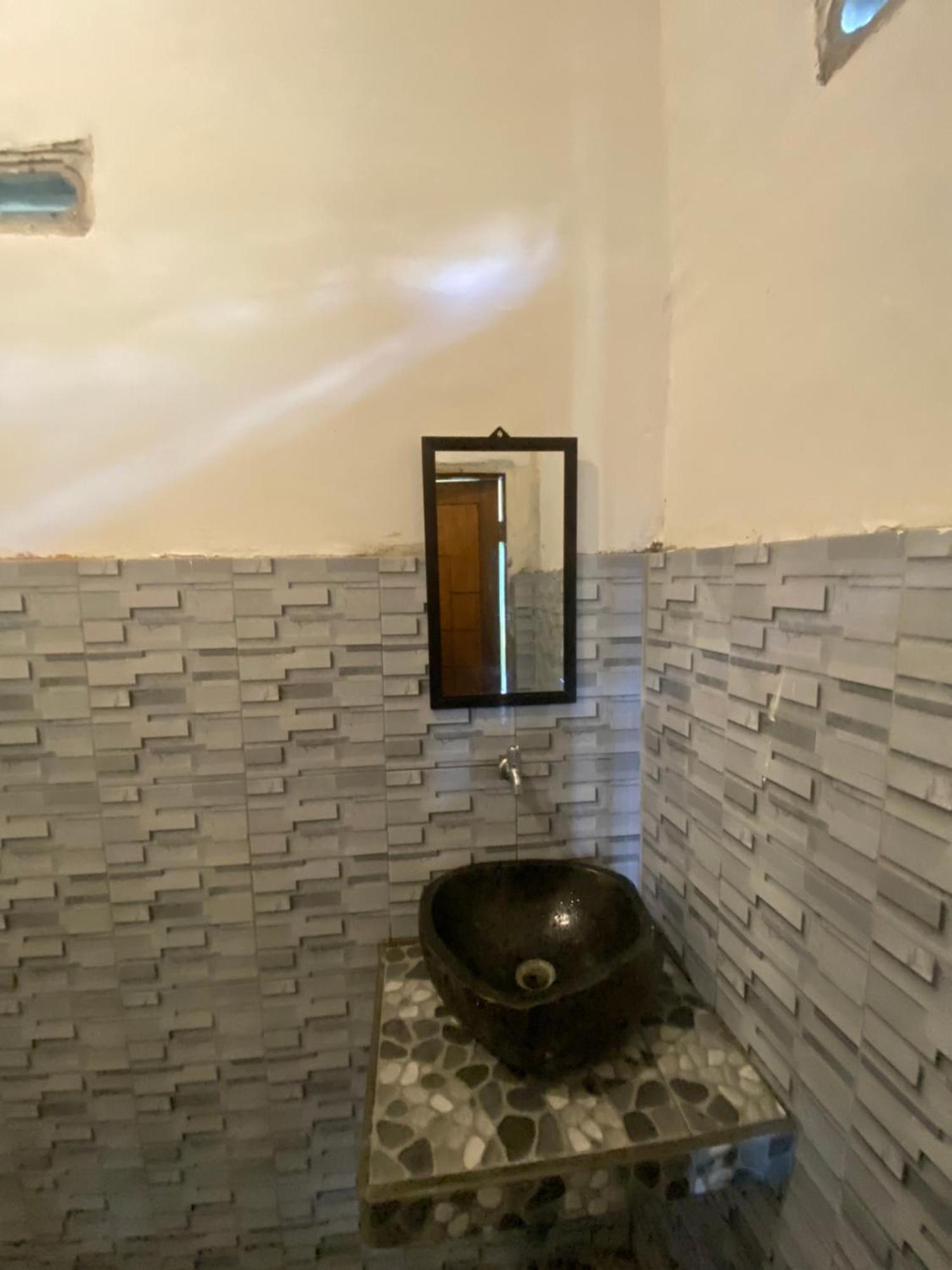 Pondok Rinjani Bungalow テテバトゥ エクステリア 写真